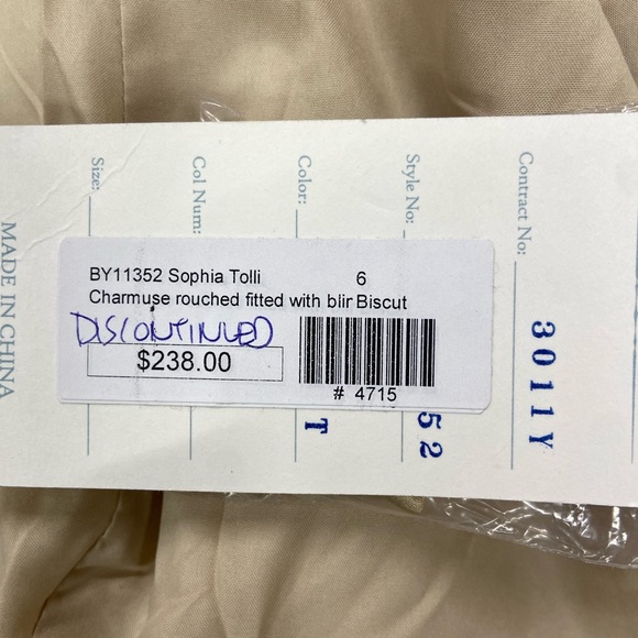 NWT Sophia Tolli Fitted Dress. Size 6 - Picture 4 of 4